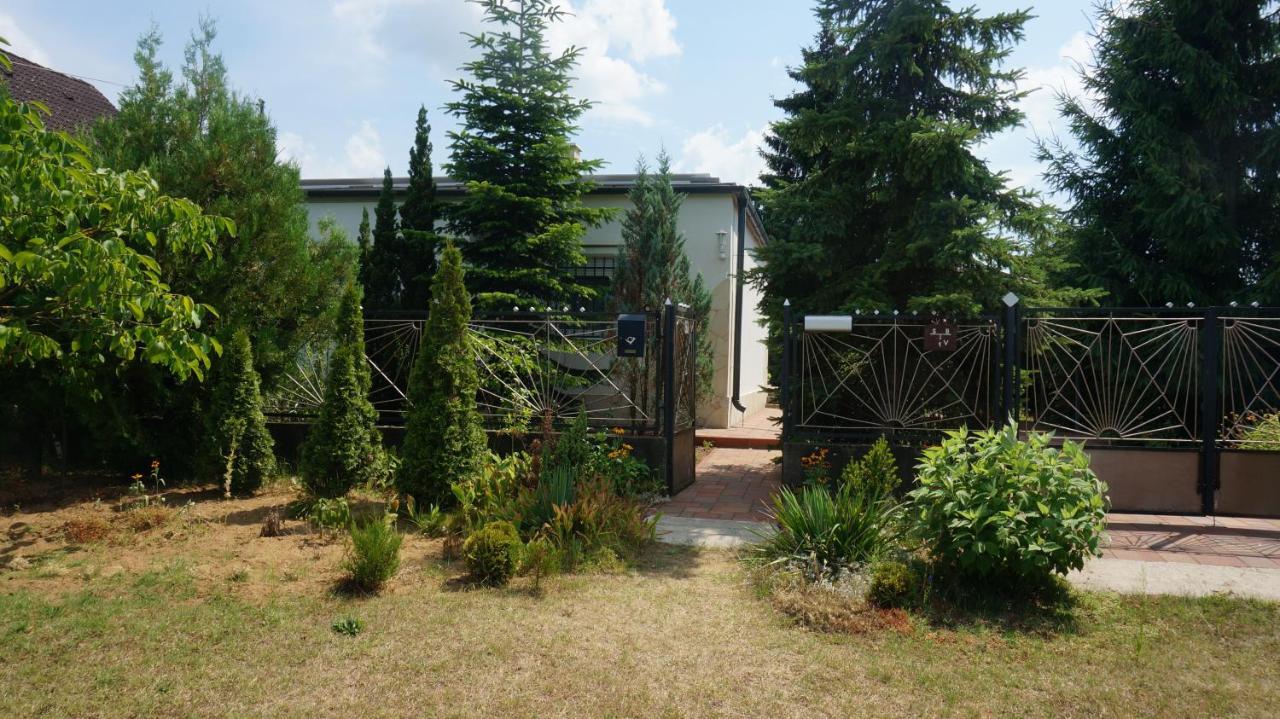 Sunny Apartman Nyiregyhaza Exterior foto